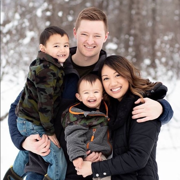 Meet your Posher, Cassandra - Picture 2 of 2